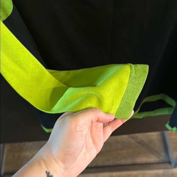 Misook Green and Black Buckle Cardigan - Picture 7 of 7